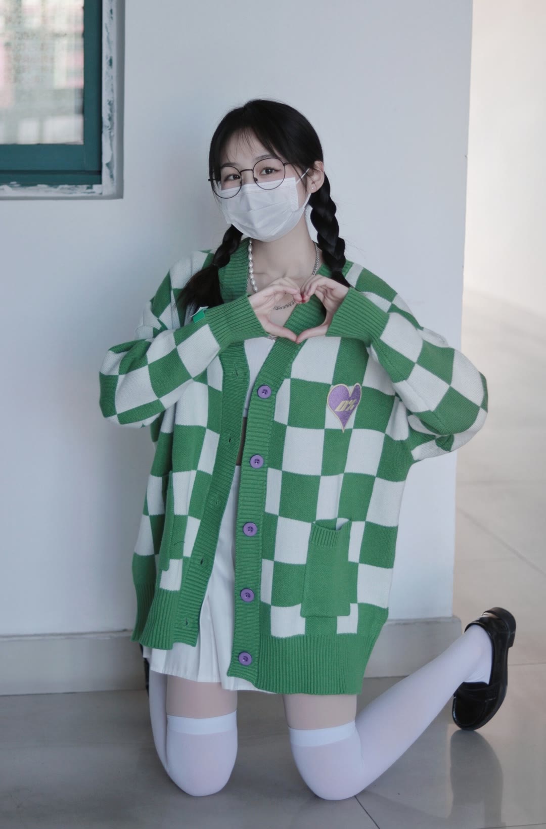 心动的双马尾超短裙露脐过膝白丝小姐姐,心动的双马尾超短裙露脐过膝白丝小姐姐,小姐,姐姐,心动,短裙,马尾,第2张
