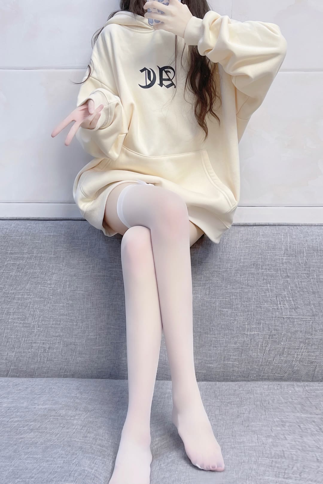 家里的过膝白丝卫衣体操裤小姐姐,家里的过膝白丝卫衣体操裤小姐姐,小姐,家里,里的,姐姐,体操,第3张