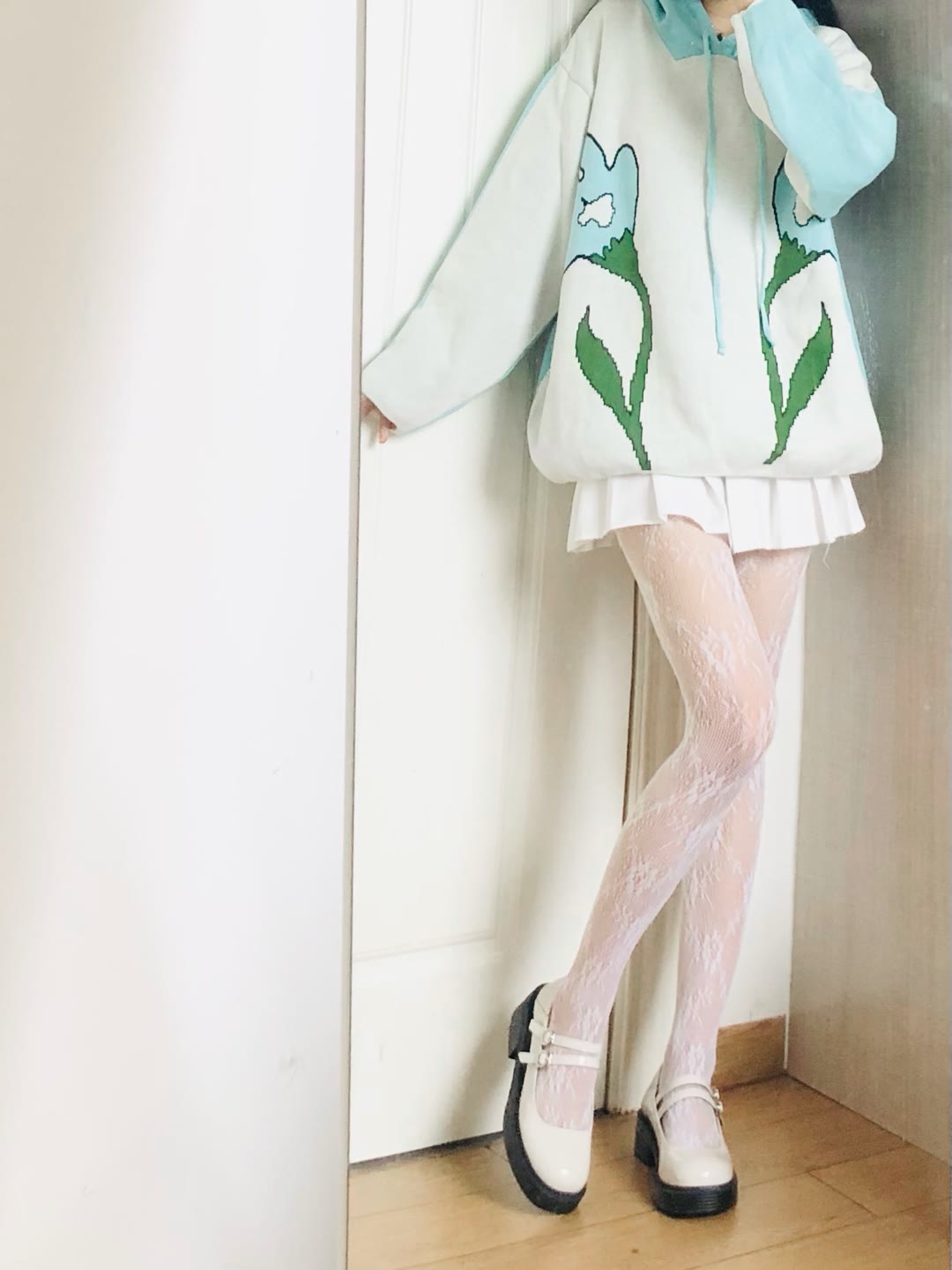蕾丝白丝卫衣大长腿小萝莉美图,蕾丝白丝卫衣大长腿小萝莉美图,美图,长腿,萝莉,第2张
