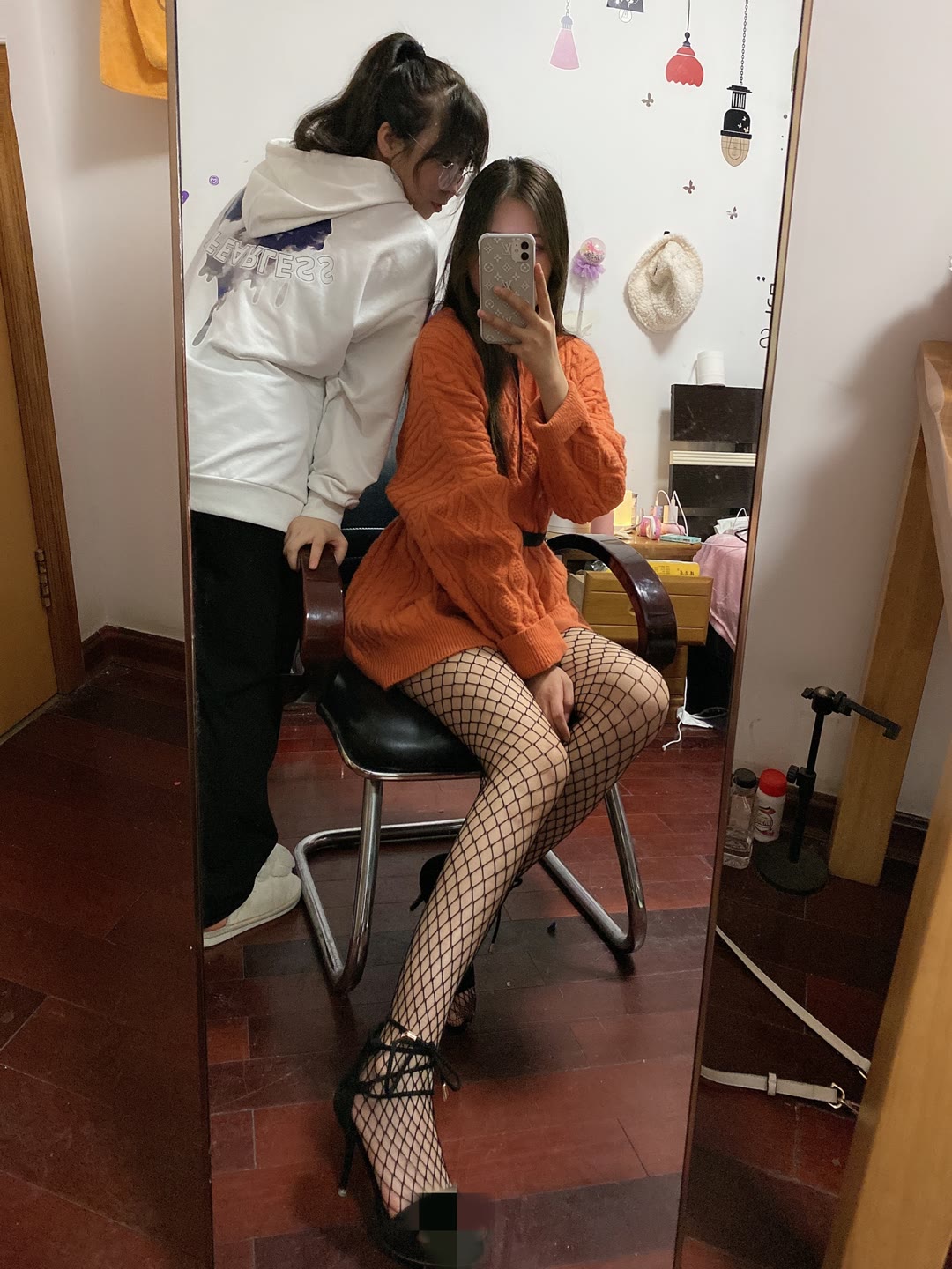 高跟玉足配网袜的两个姐妹花真好看,高跟玉足配网袜的两个姐妹花真好看,高跟,玉足,网袜,姐妹花,真好看,第5张