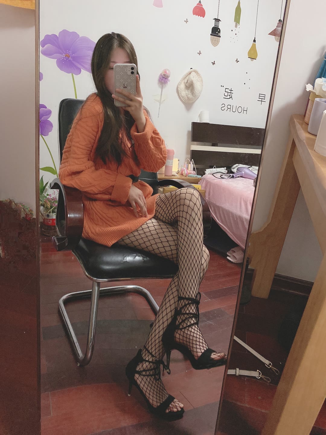 高跟玉足配网袜的两个姐妹花真好看,高跟玉足配网袜的两个姐妹花真好看,高跟,玉足,网袜,姐妹花,真好看,第6张