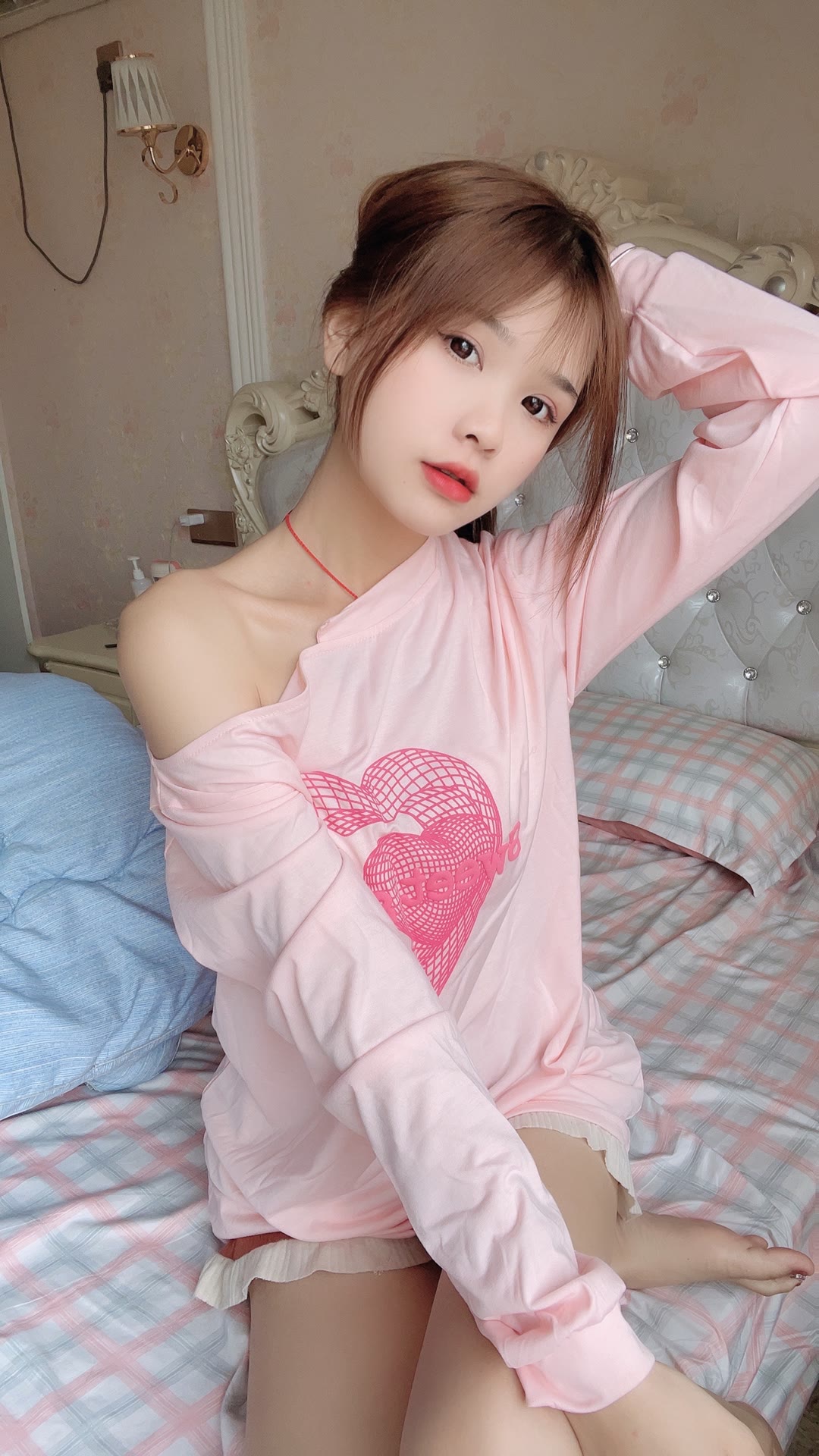 喜欢露肩的白嫩超短裙小姐姐,喜欢露肩的白嫩超短裙小姐姐,露肩,白嫩,超短裙,小姐姐,第6张