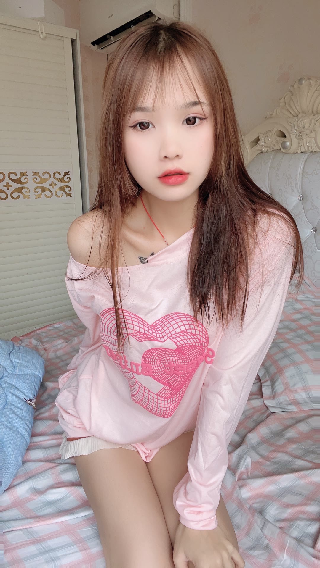 喜欢露肩的白嫩超短裙小姐姐,喜欢露肩的白嫩超短裙小姐姐,露肩,白嫩,超短裙,小姐姐,第8张