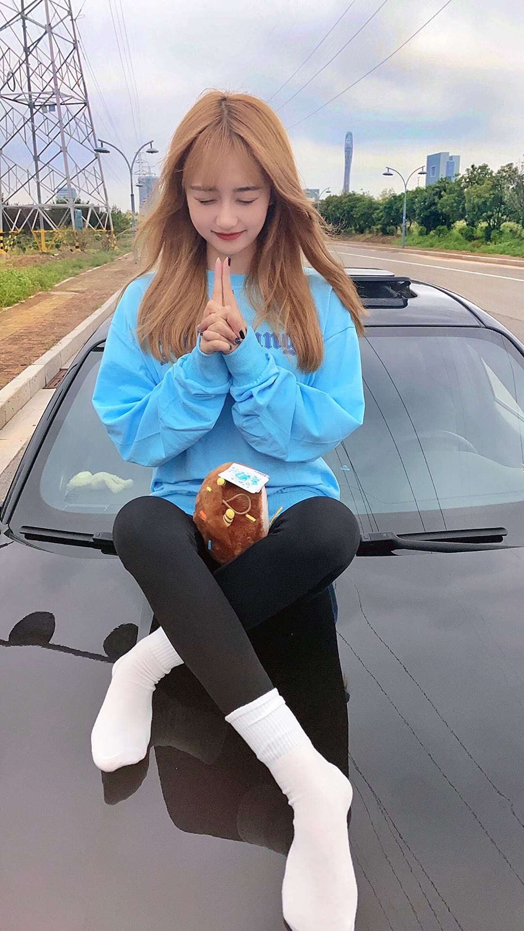 跑车上的可爱紧身瑜伽裤大长腿小姐姐,跑车上的可爱紧身瑜伽裤大长腿小姐姐,跑车,可爱,紧身,瑜伽裤,大长腿,小姐姐,第2张