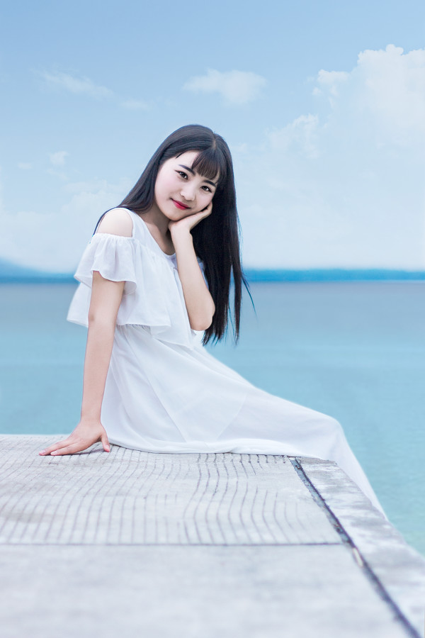 在水一方-唯美女生