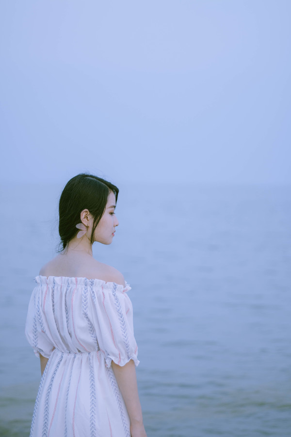 风和时间一起飘过-唯美女生