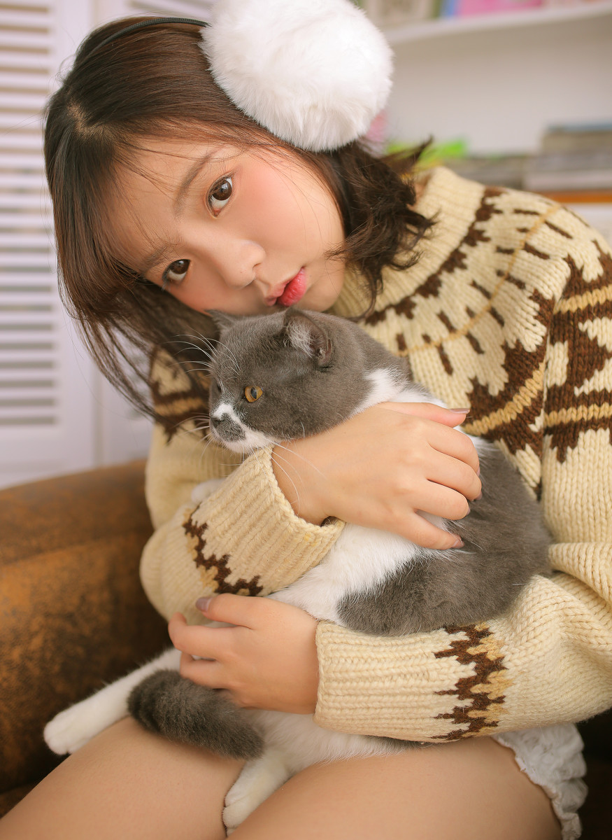 高冷的猫和少女-唯美女生